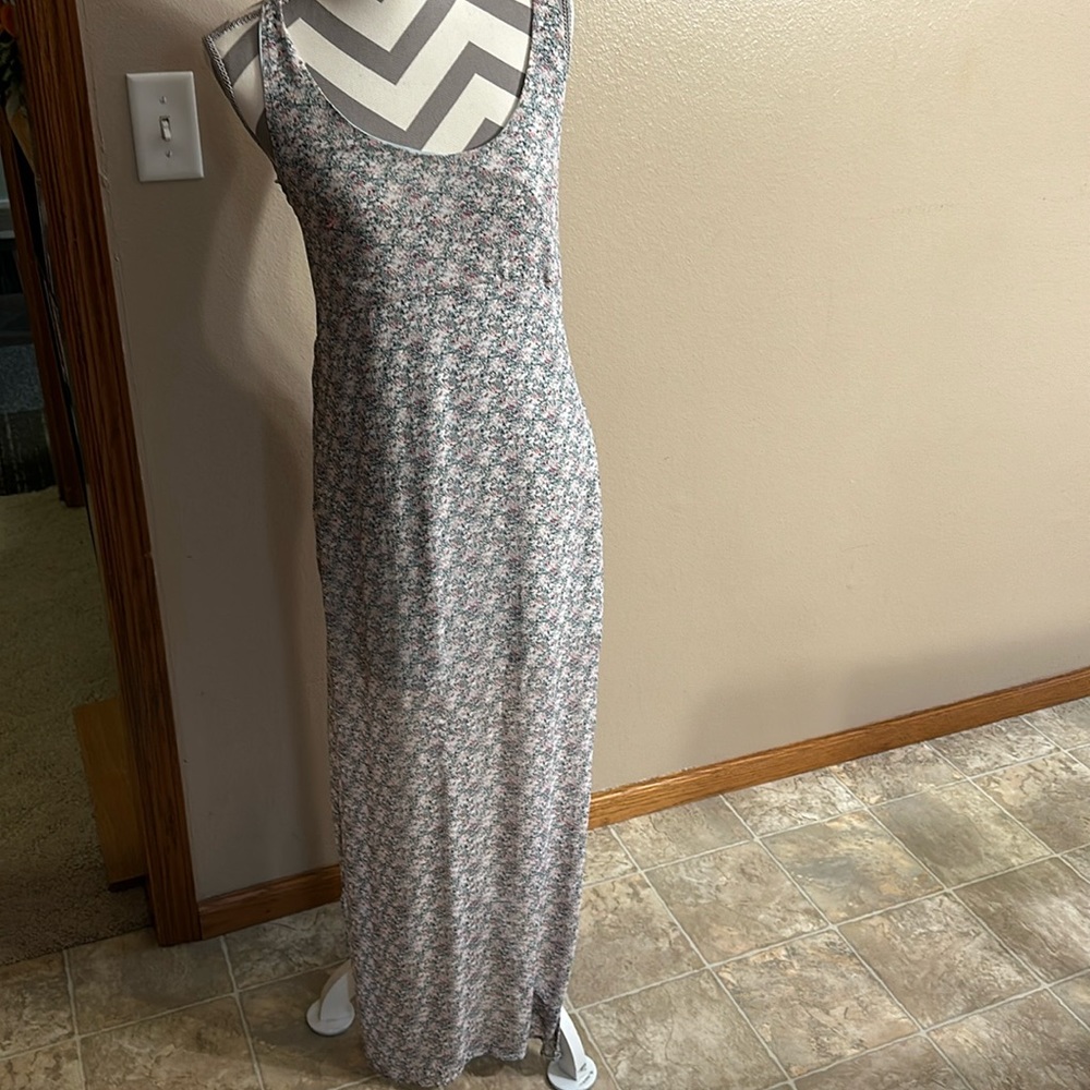 Sleeveless Floral Maxi Dress in Heathered Gray and Pink